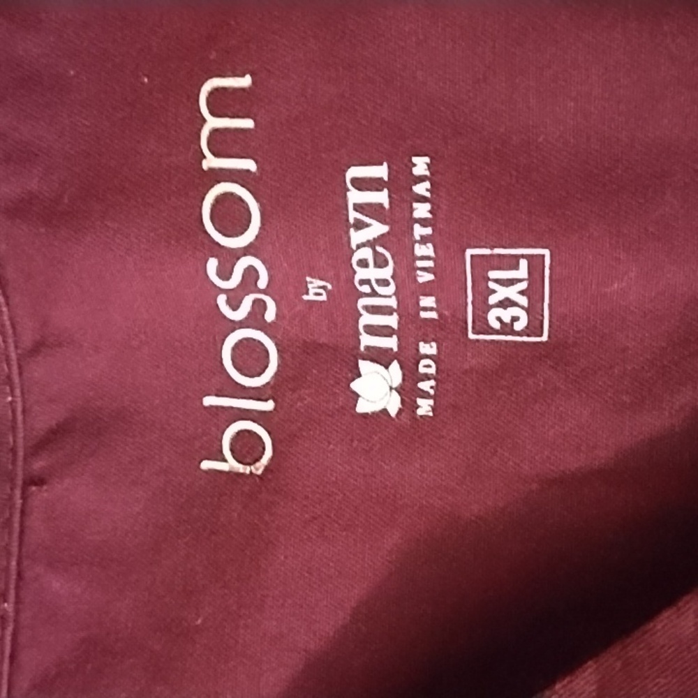 Scrub top - Picture 2 of 4
